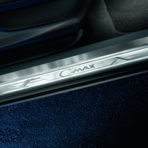 Pragovi prednjih vrat z vtisnjenim logotipom C-MAX